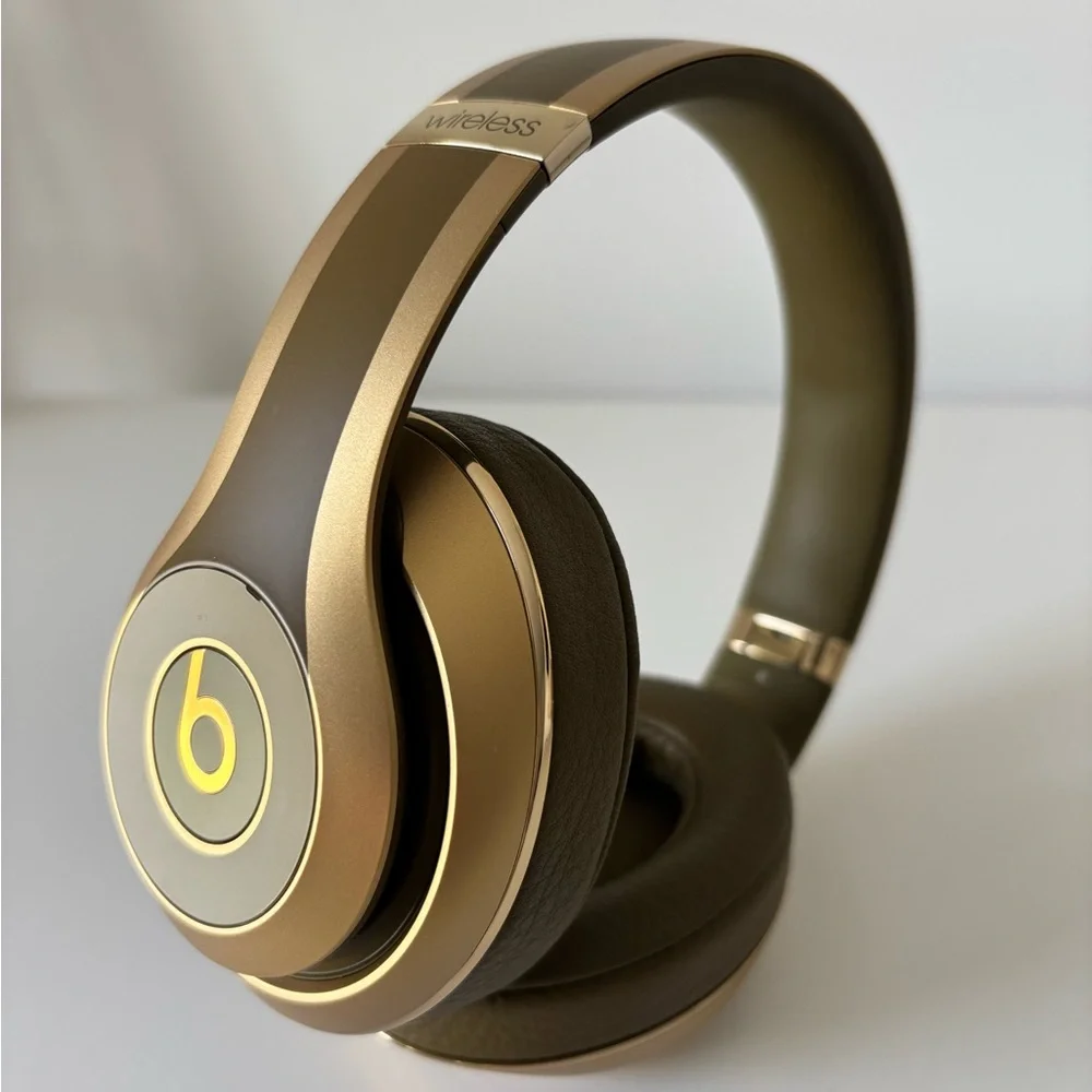 Balmain x Beats by Dre Studio3 Wireless Headphones - Gold and Olive - Picture 1 of 7